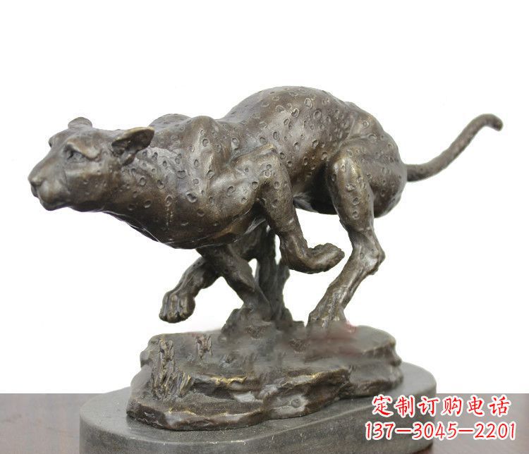 宁夏豹子动物铜雕