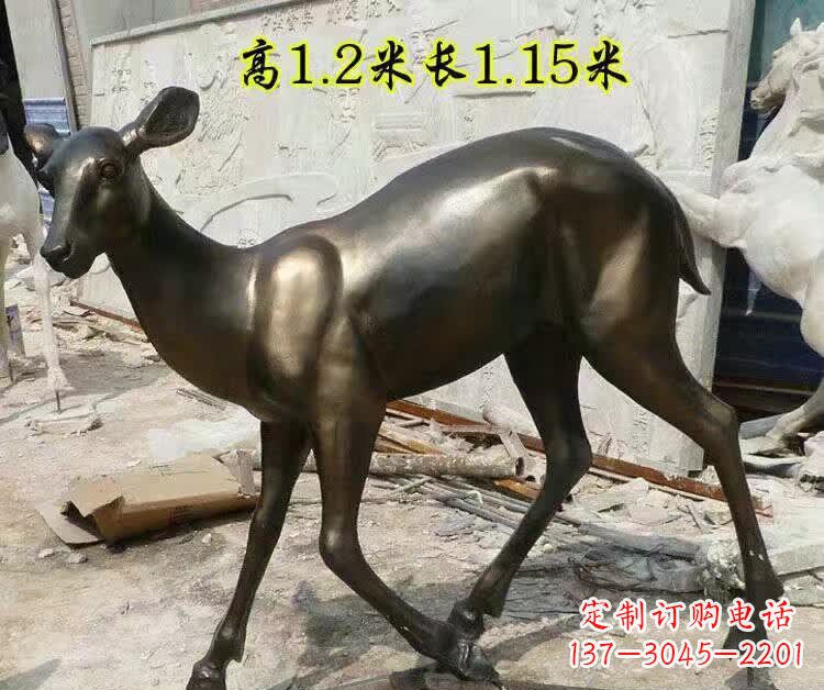 宁夏灵动的小鹿铜雕