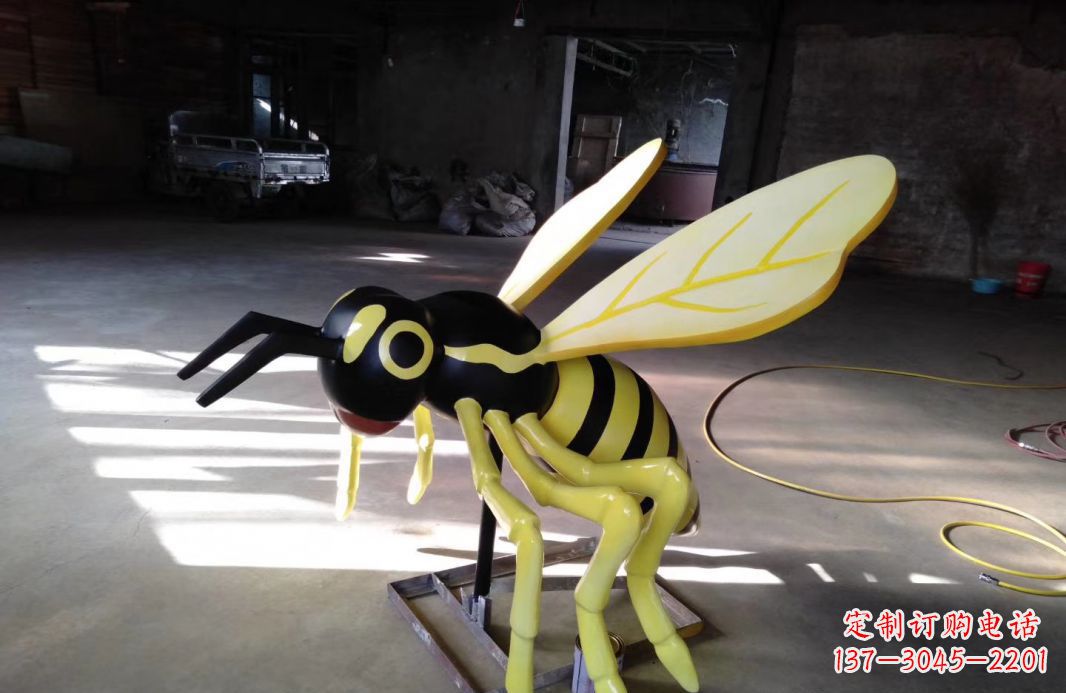 宁夏玻璃蜜蜂雕塑让自然之美展现