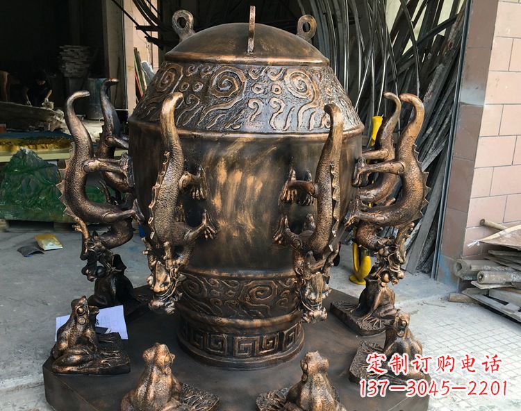 宁夏玻璃钢仿铜地动仪雕塑中国古代文化精髓