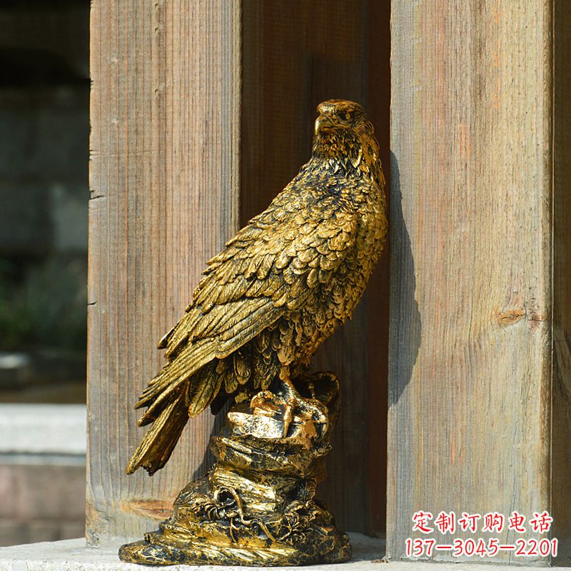 宁夏玻璃钢老鹰雕塑——传承自然之美