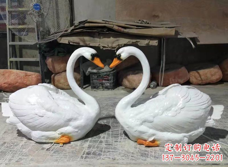 宁夏玻璃钢仿真发光天鹅雕塑