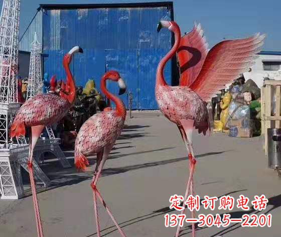 宁夏火烈鸟雕塑以玻璃钢创造精美的景观雕塑