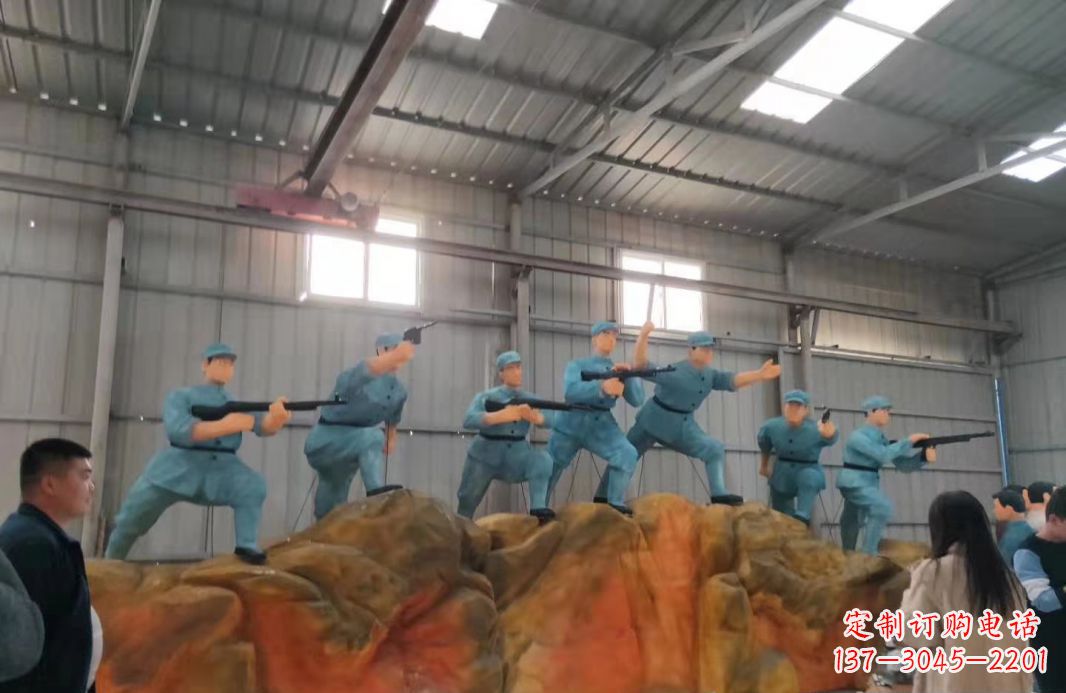 宁夏英雄雕塑玻璃钢仿真抗战人物景观雕塑