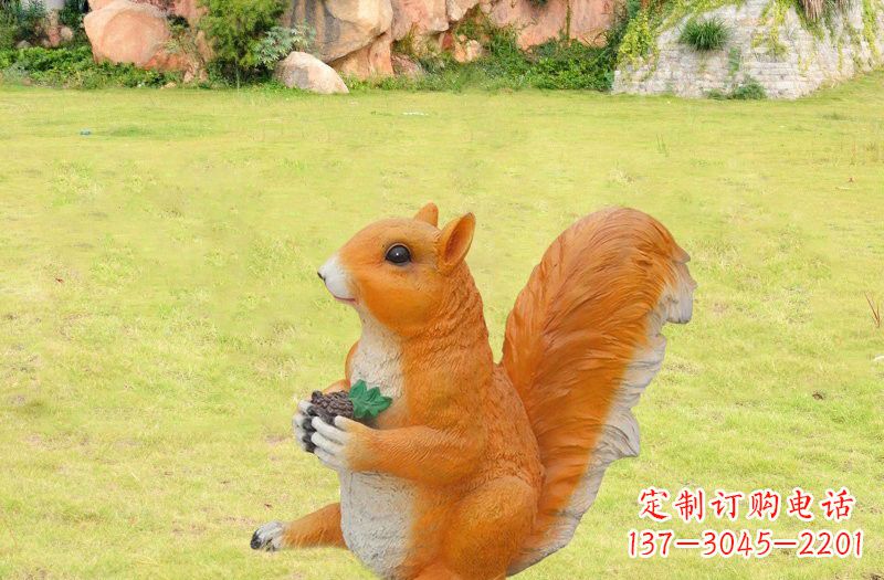 宁夏玻璃钢制作的松鼠雕塑