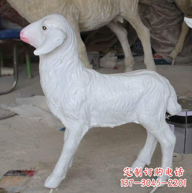 宁夏玻璃钢雕刻的羊雕塑——艺术的精美表达