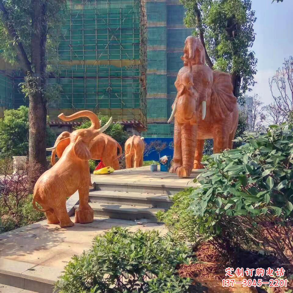 宁夏玻璃钢卡通大象雕塑——给小区园林带来活力