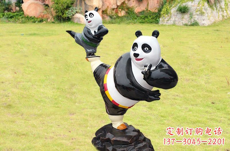 宁夏玻璃钢卡通熊猫雕塑的艺术之美