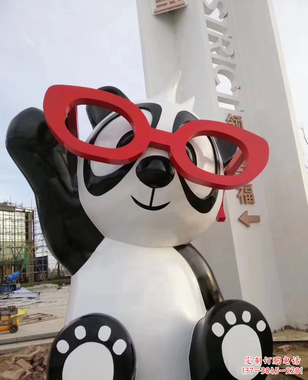 宁夏玻璃钢制熊猫雕塑——传承中华文化的艺术精品