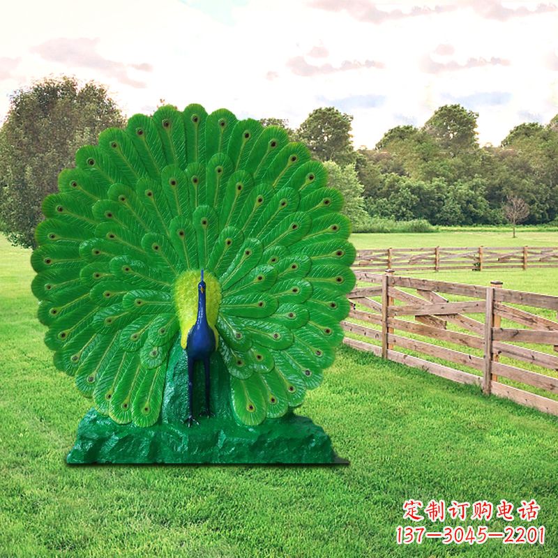 宁夏玻璃钢制作的孔雀雕塑高雅而又精致