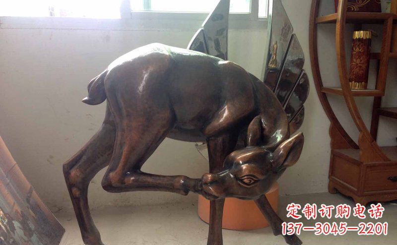 宁夏玻璃钢小鹿仿铜动物雕塑