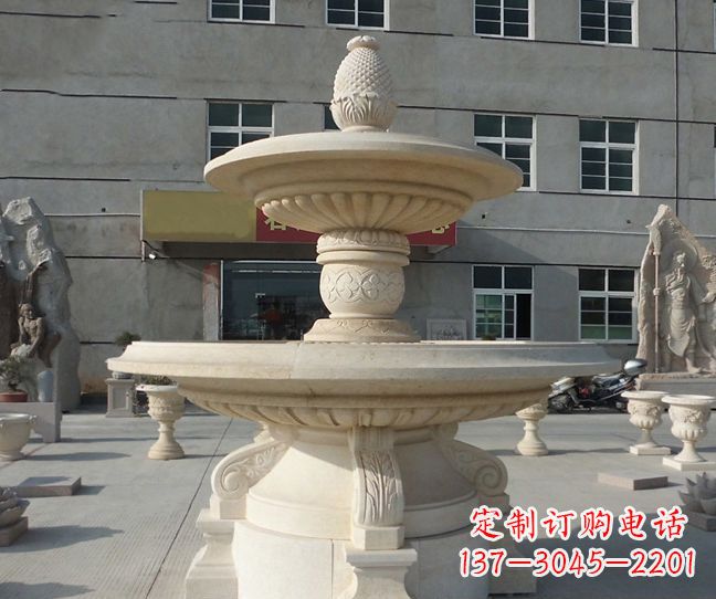 宁夏菠萝雕塑点缀小区景观的精美艺术品