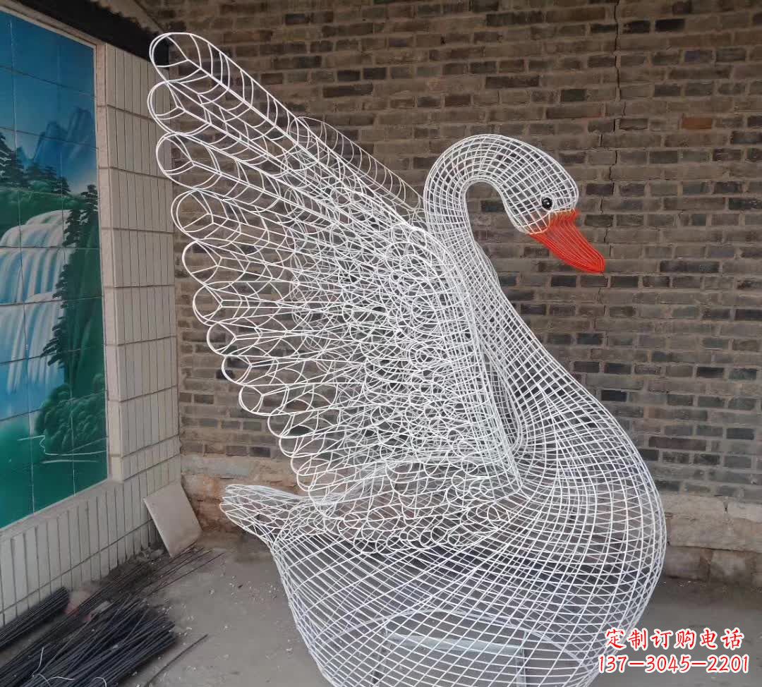 宁夏不锈钢制天鹅雕塑象征着和谐与美好