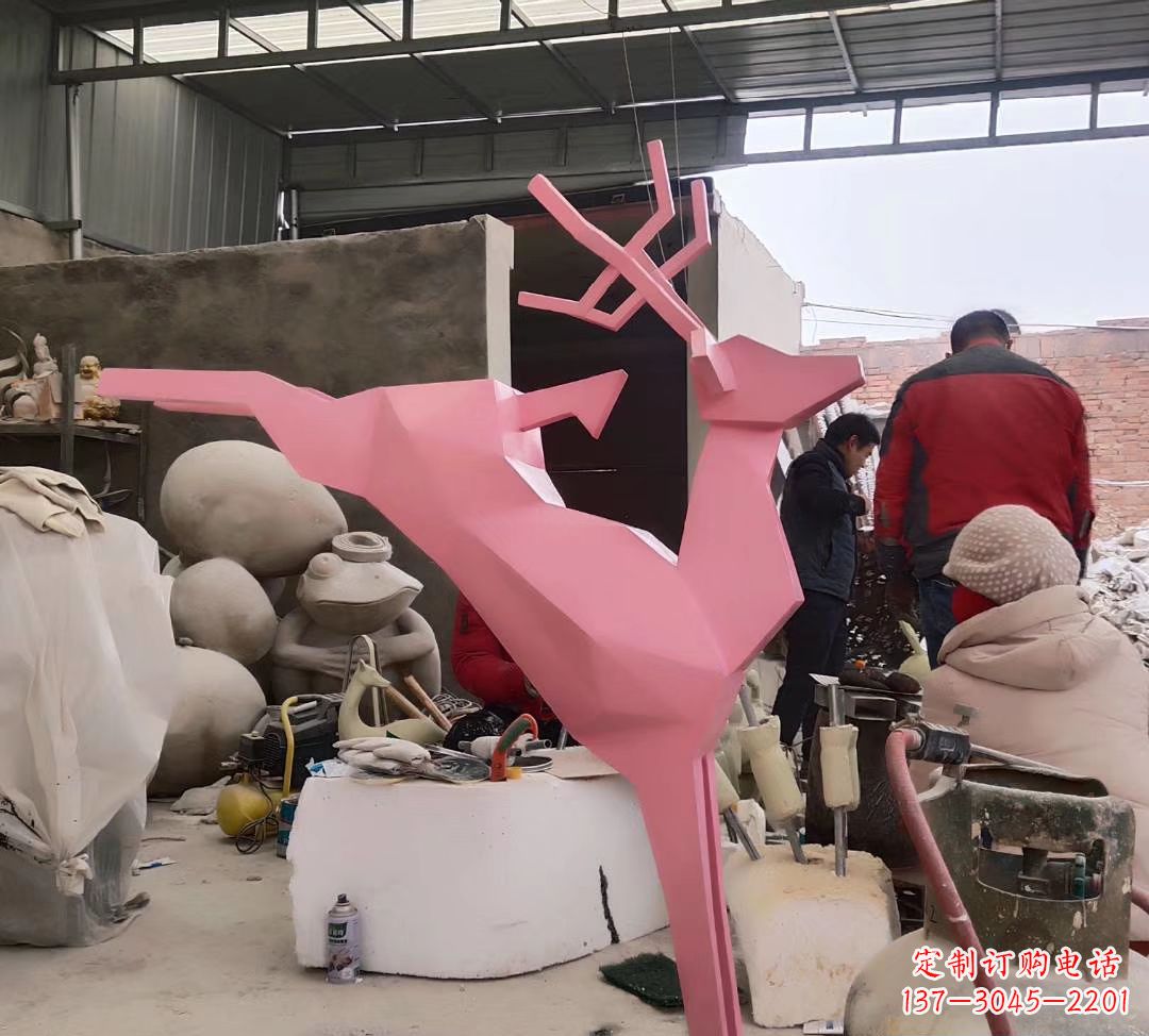 宁夏不锈钢彩绘小鹿雕塑艺术与美感的完美结合