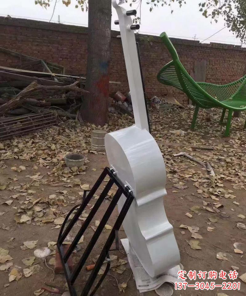 宁夏不锈钢大提琴雕塑——古典音乐的艺术表现