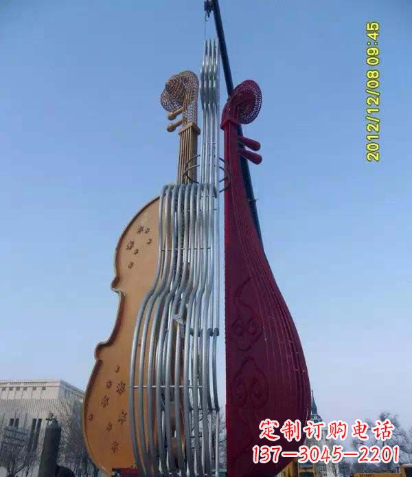 宁夏不锈钢琵琶雕塑演奏着灵魂之音