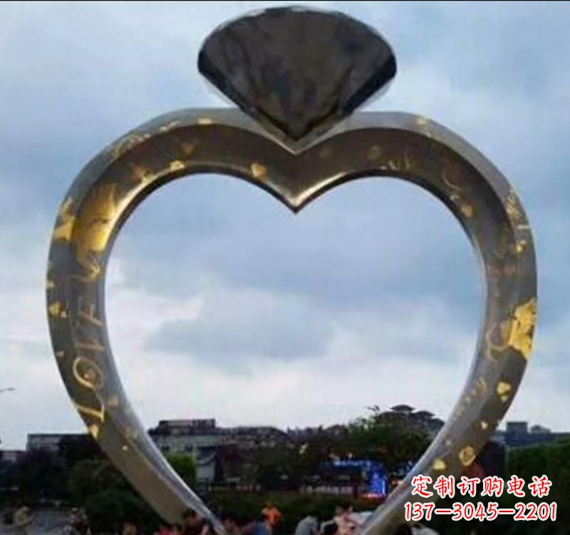 宁夏不锈钢创意戒指雕塑拥有独一无二的外观