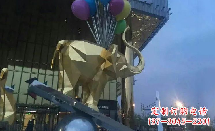宁夏大象踩高跷——点缀城市景观