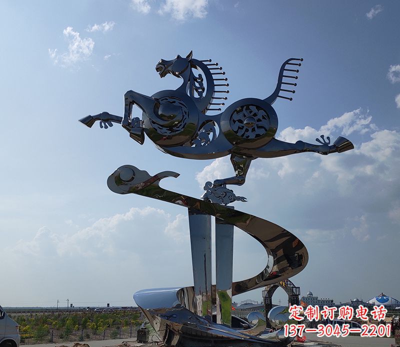 宁夏不锈钢大型马踏飞燕景观雕塑集艺术与自然于一体
