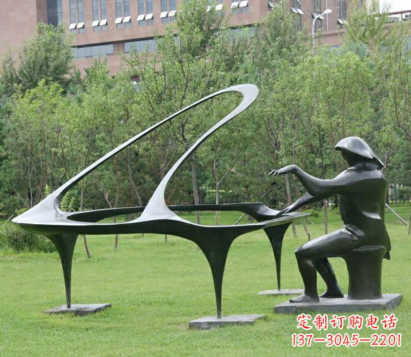 宁夏不锈钢钢琴雕塑——激发人们心中的音乐