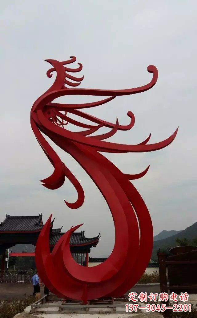 宁夏凤凰雕塑象征着和平与繁荣