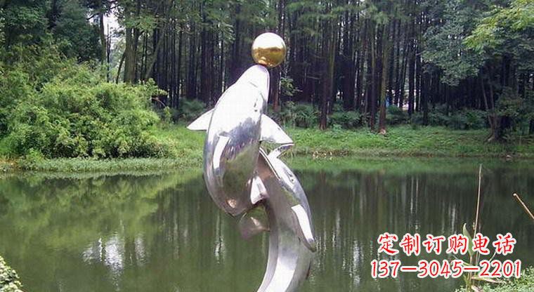 宁夏海豚的传说——不锈钢公园顶部雕塑