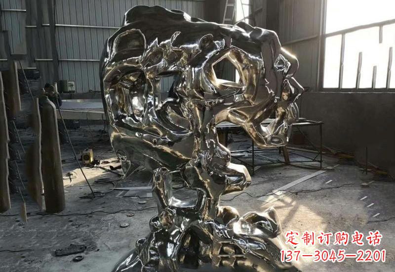 宁夏太湖石雕塑不锈钢公园的镜面之美