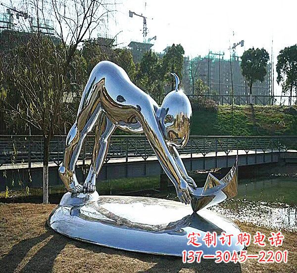 宁夏不锈钢公园里的儿童雕塑