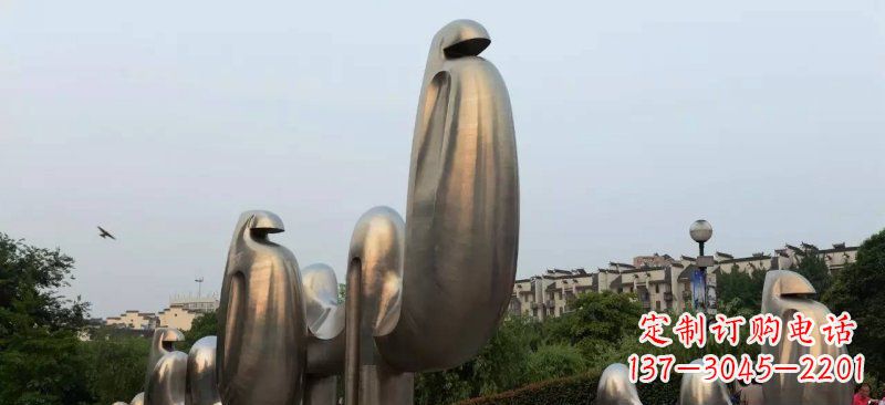 宁夏不锈钢广场上的骆驼雕塑