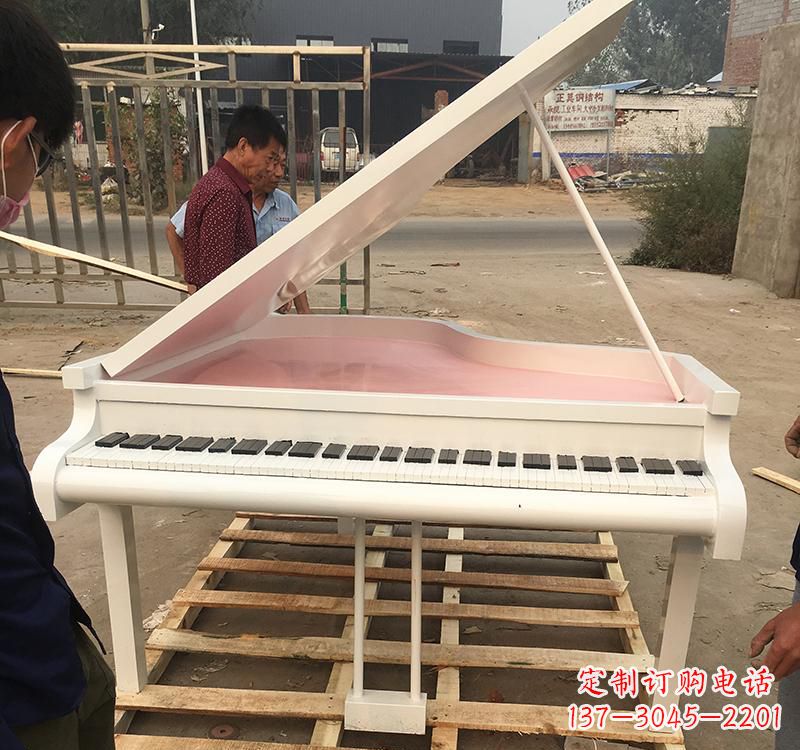 宁夏不锈钢钢琴雕塑融合音乐与艺术的完美结合