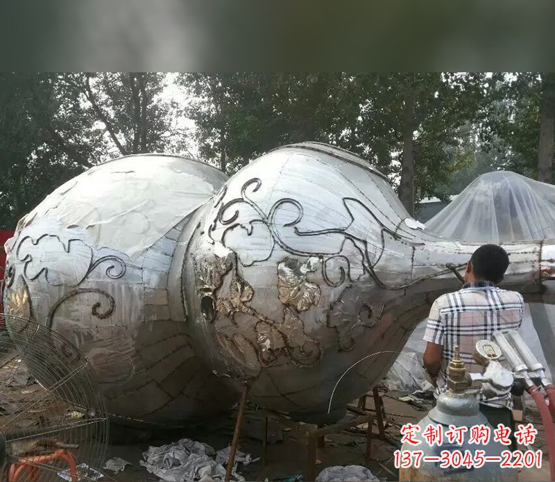 宁夏不锈钢葫芦雕塑精美绝伦