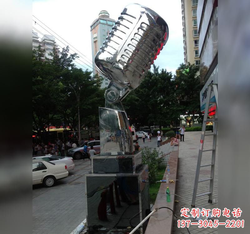 宁夏不锈钢话筒雕塑高贵而又精致