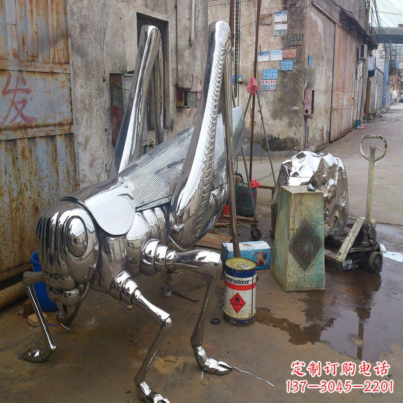 宁夏不锈钢蝗虫雕塑营造美好的自然环境