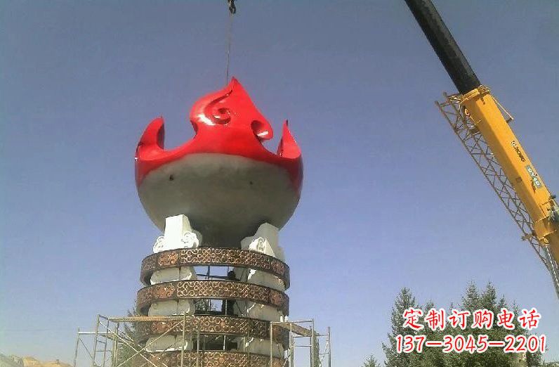 宁夏不锈钢火炬雕塑象征着永恒的精神
