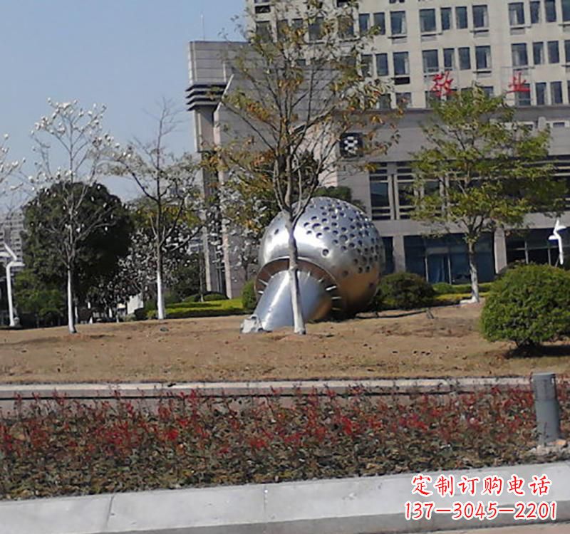 宁夏不锈钢话筒雕塑简约而又具有现代感