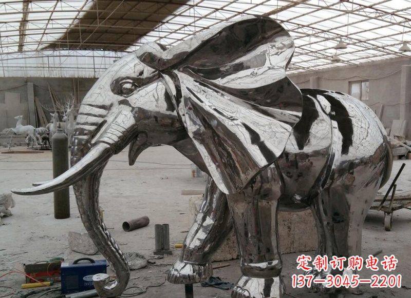 宁夏不锈钢镜面大象雕塑——独特的艺术精品