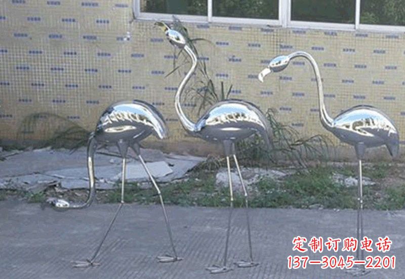 宁夏不锈钢火烈鸟雕塑给人以美好的视觉享受