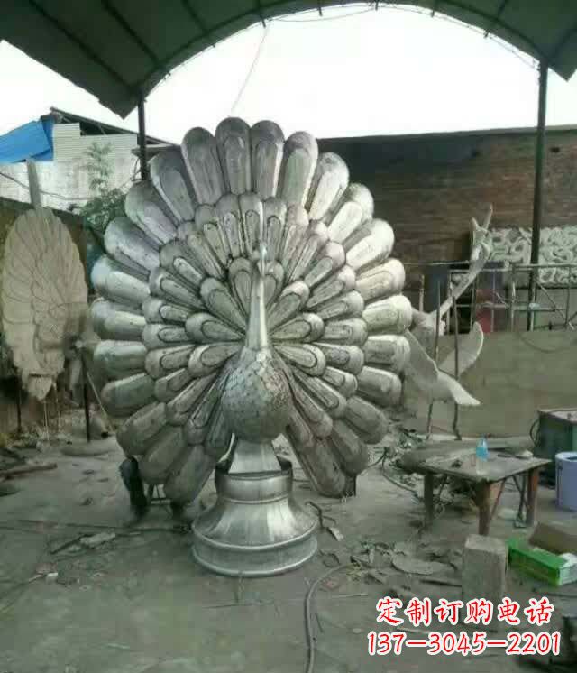 宁夏该孔雀雕塑