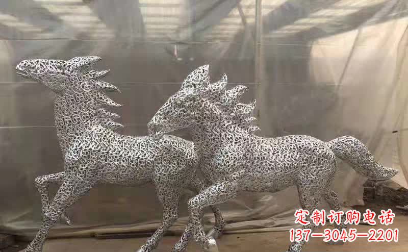 宁夏不锈钢马雕塑精美而又富有动感