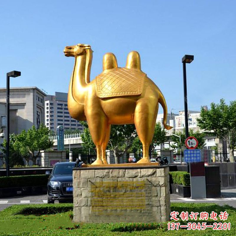 宁夏不锈钢骆驼雕塑点缀城市绿化