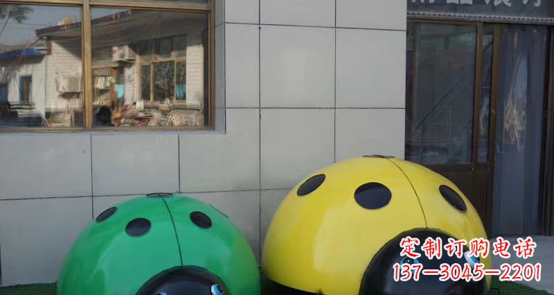 宁夏不锈钢瓢虫雕塑精致而富有艺术感