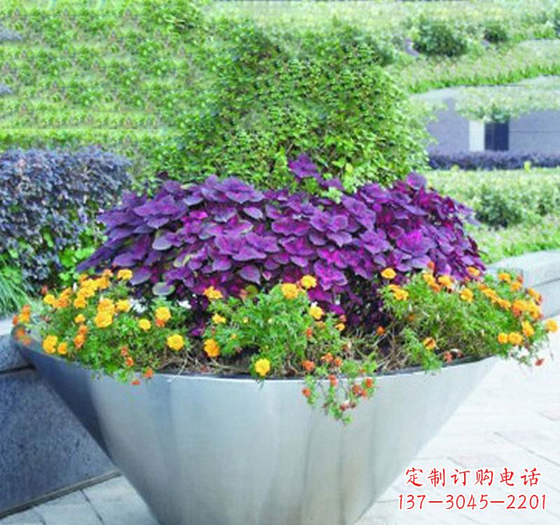 宁夏不锈钢花盆雕塑艺术之美
