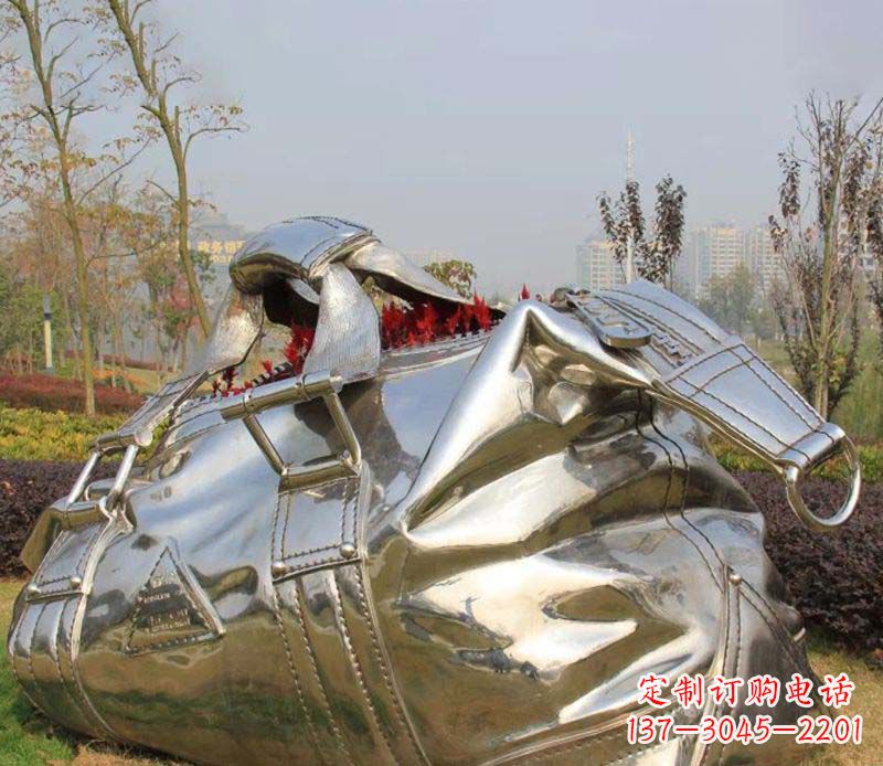 宁夏精美不锈钢手提包雕塑