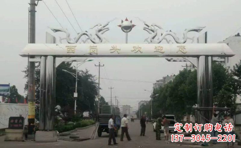 宁夏不锈钢双龙戏珠牌坊传承文化的雕塑之美