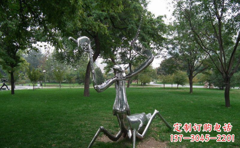 宁夏不锈钢螳螂古朴雅致的雕塑