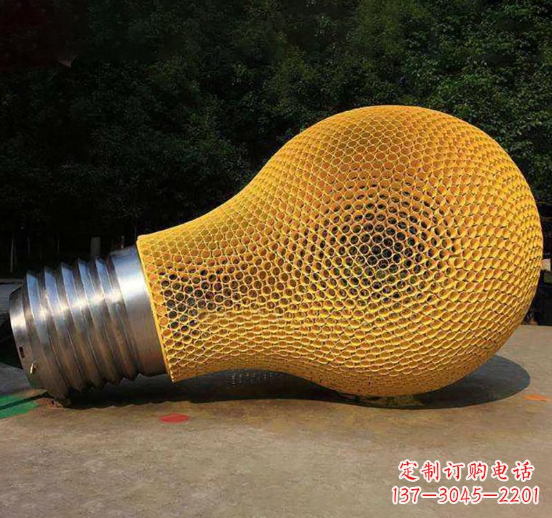 宁夏不锈钢灯泡雕塑点亮小区景观