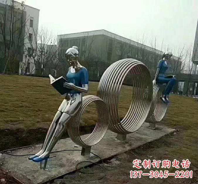 宁夏圆环读书人雕塑