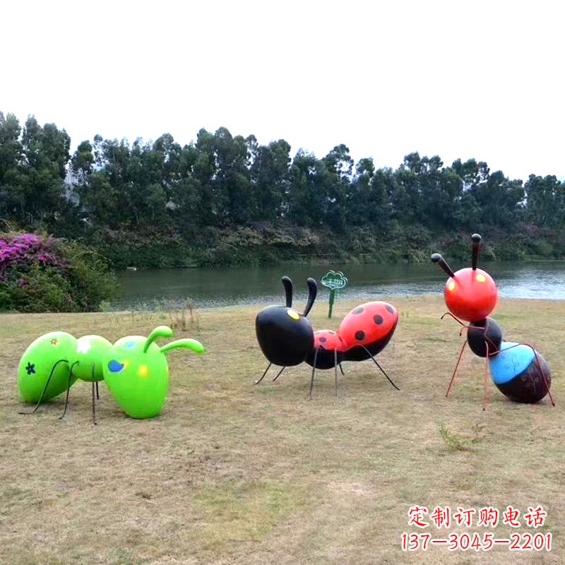 宁夏彩绘玻璃钢蚂蚁雕塑——精致又充满动感