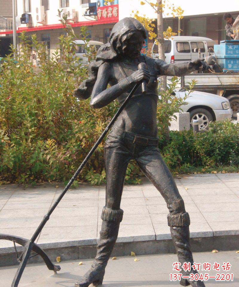 宁夏唱歌的女人街边景观铜雕
