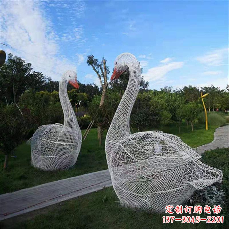 宁夏梦幻般的大型网格天鹅景观动物雕塑